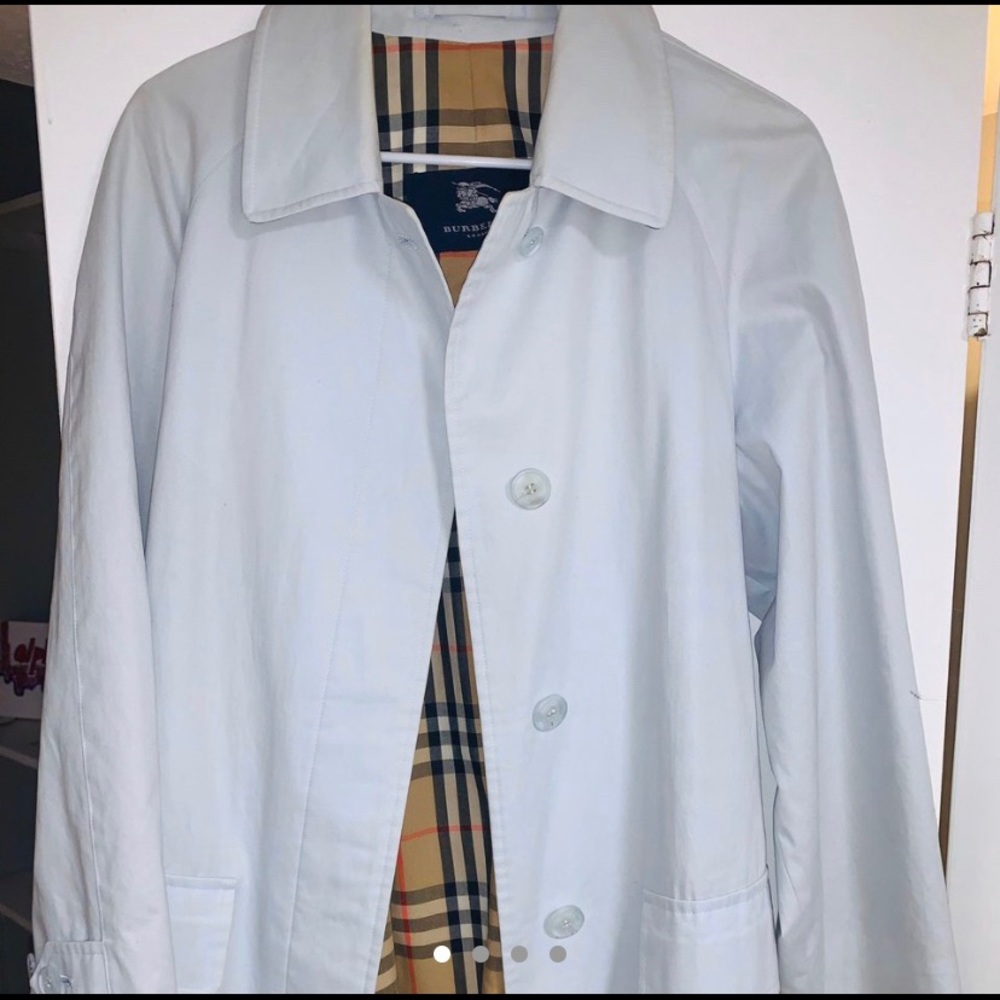 BURBERRY TRENCH COAT